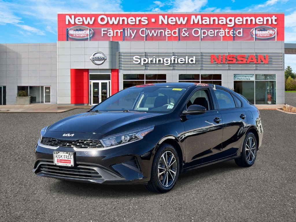 Used 2024 Kia Forte LXS FWD image 2
