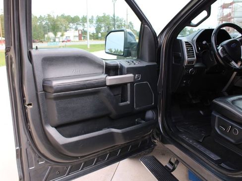 Used 2019 Ford F150 Platinum w/ Equipment Group 701A Luxury image 9