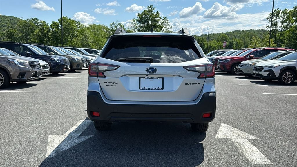 Used 2025 Subaru Outback Onyx Edition AWD/4WD image 7