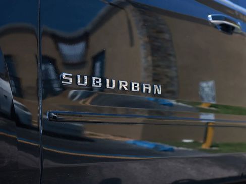 Used 2015 Chevrolet Suburban LTZ AWD/4WD image 35