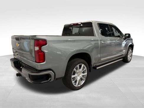 Used 2025 Chevrolet Silverado 1500 High Country RWD image 7