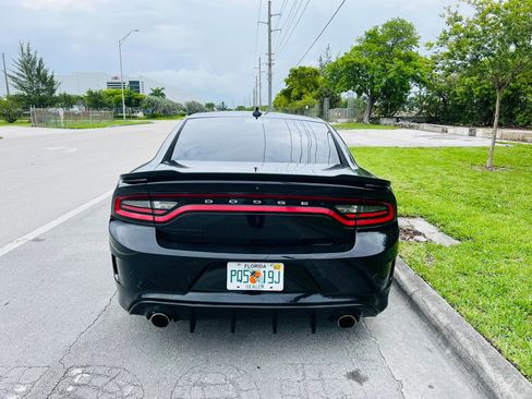 Used 2018 Dodge Charger R/T Scat Pack RWD image 4