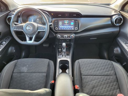 Used 2024 Nissan Kicks SV image 14