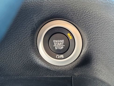 New 2026 Chrysler Pacifica Select image 23