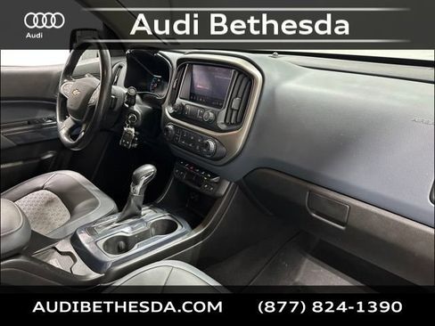 Used 2022 Chevrolet Colorado Z71 AWD/4WD image 11