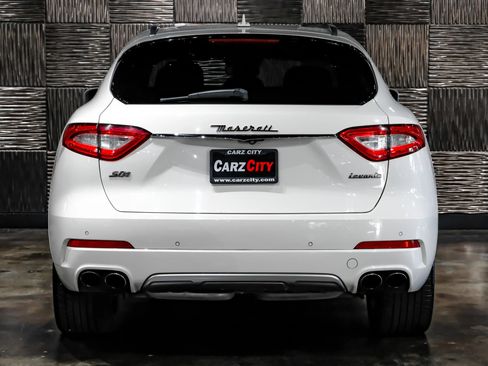 Used 2018 Maserati Levante S GranLusso AWD/4WD image 9