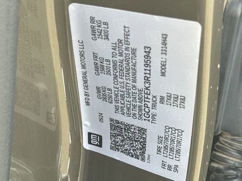 Used 2024 Chevrolet Colorado ZR2 w/ Technology Package image 33