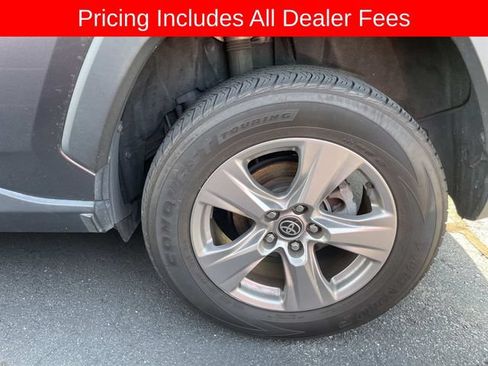 Used 2022 Toyota RAV4 XLE w/ Convenience Package AWD/4WD image 3