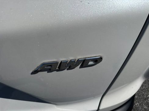 Used 2020 Honda CR-V LX image 9