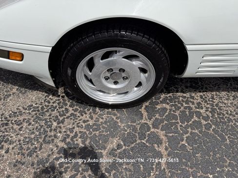 Used 1992 Chevrolet Corvette Convertible RWD image 16