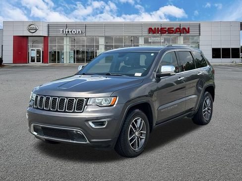 Used 2018 Jeep Grand Cherokee Limited RWD image 3
