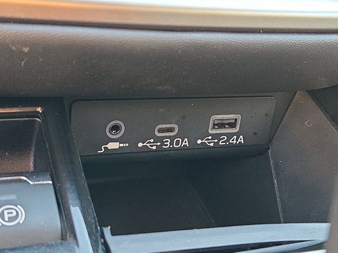 Used 2024 Subaru Outback Premium image 25