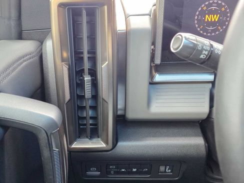 Used 2024 GMC Hummer EV 3X AWD/4WD image 41