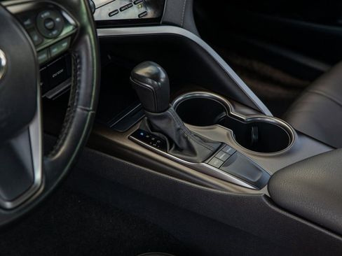 Used 2023 Toyota Camry SE image 14