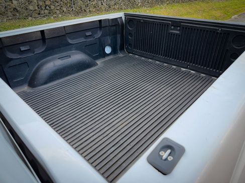 Used 2011 GMC Sierra 1500 4x4 Crew Cab Hybrid image 9