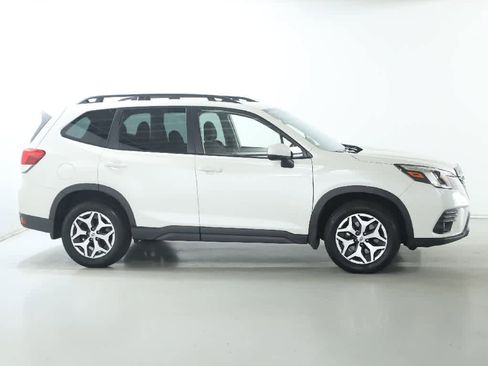 Used 2023 Subaru Forester Premium AWD/4WD image 11