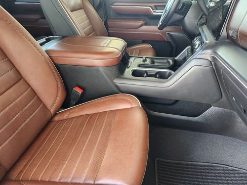 Used 2024 GMC Sierra 2500 Denali Ultimate image 13