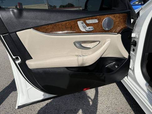 Used 2017 Mercedes-Benz E 300 image 9