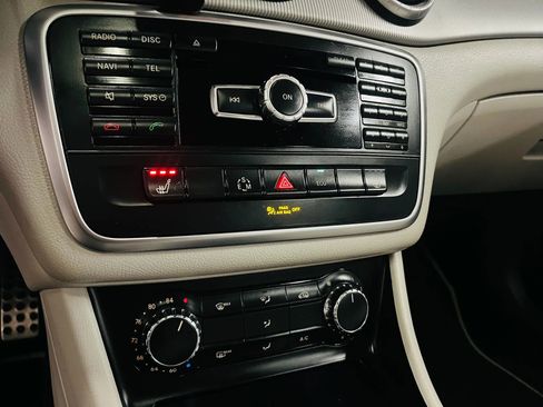 Used 2014 Mercedes-Benz CLA 250 4MATIC image 17