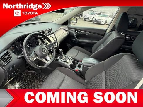 Used 2019 Nissan Rogue SV w/ Premium Package FWD image 5