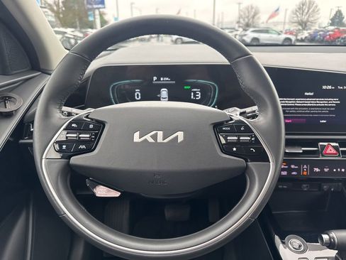 Used 2023 Kia Niro EX image 22