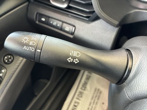 Used 2025 Nissan Altima 2.5 SV FWD image 20