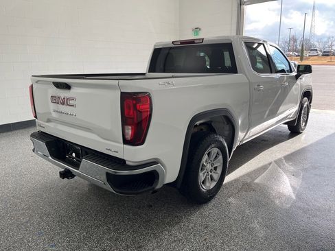 Used 2025 GMC Sierra 1500 SLE image 7