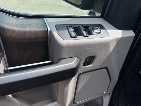 Used 2020 Ford F150 Limited w/ Trailer Tow Package image 19