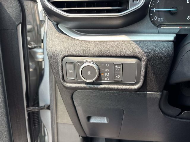 Used 2022 Ford Explorer XLT w/ Equipment Group 202A AWD/4WD image 29