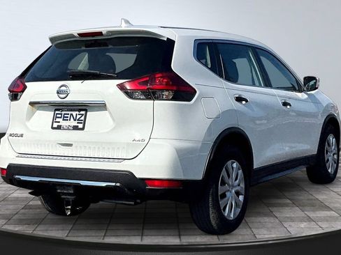 Used 2017 Nissan Rogue S AWD/4WD image 6