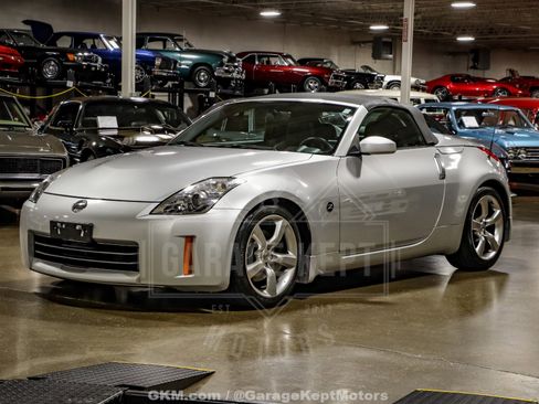 Used 2008 Nissan 350Z Touring image 4