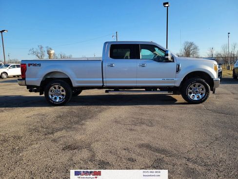 Used 2017 Ford F250 Lariat w/ Chrome Package image 31