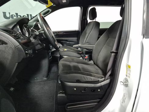 Used 2019 Dodge Grand Caravan SE FWD image 9