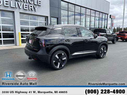 Used 2025 Nissan Kicks SR AWD/4WD image 9