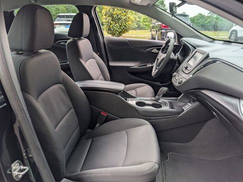 Used 2018 Chevrolet Malibu LT FWD image 29