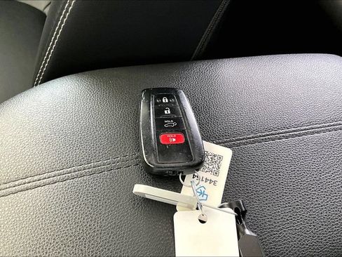 Used 2023 Toyota RAV4 XLE Premium AWD/4WD image 35