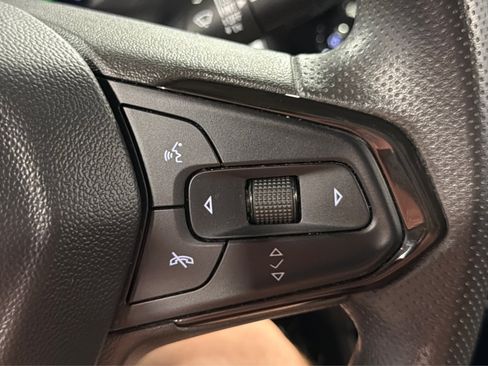 Used 2023 Chevrolet Bolt EUV LT w/ Driver Confidence Package FWD image 24