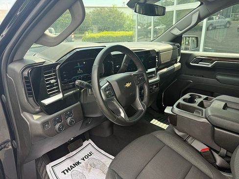 Used 2023 Chevrolet Silverado 1500 LT AWD/4WD image 10