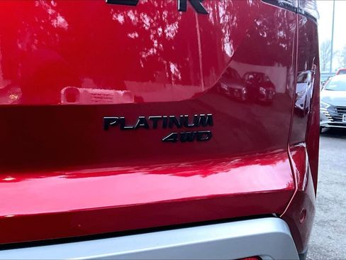 Used 2023 Nissan Pathfinder Platinum image 23