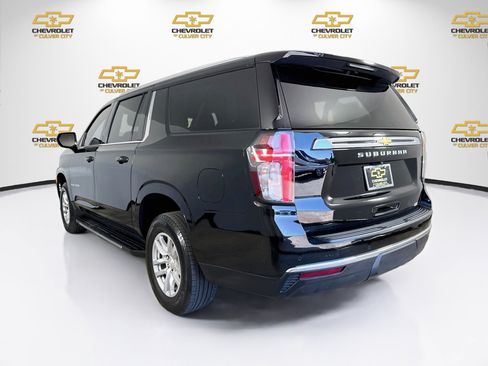 Used 2024 Chevrolet Suburban LT RWD image 6