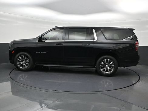 Used 2023 Chevrolet Suburban LT RWD image 2