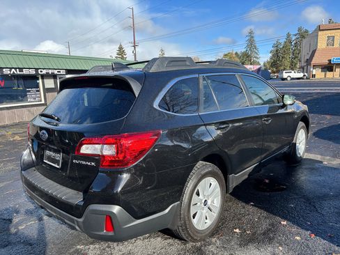 Used 2019 Subaru Outback 2.5i Premium image 5
