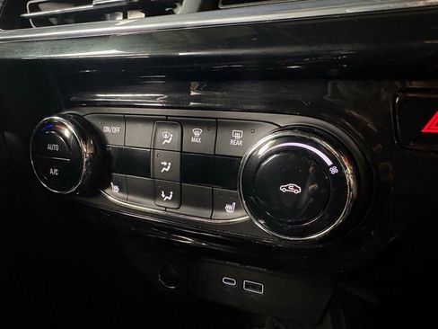 Used 2024 Chevrolet Trax RS w/ Sunroof Package image 35