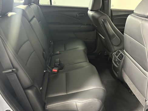 Used 2023 Honda Passport EX-L image 16