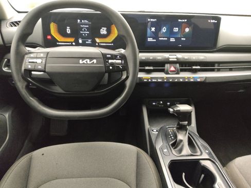Used 2025 Kia K4 FWD image 22