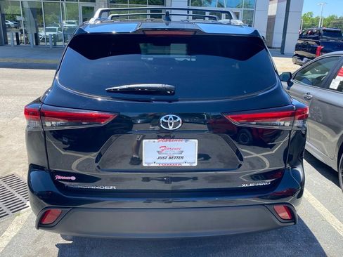 Used 2023 Toyota Highlander XLE AWD/4WD image 14