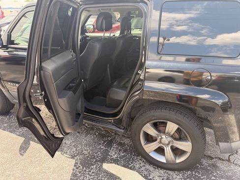 Used 2014 Jeep Patriot High Altitude FWD image 10