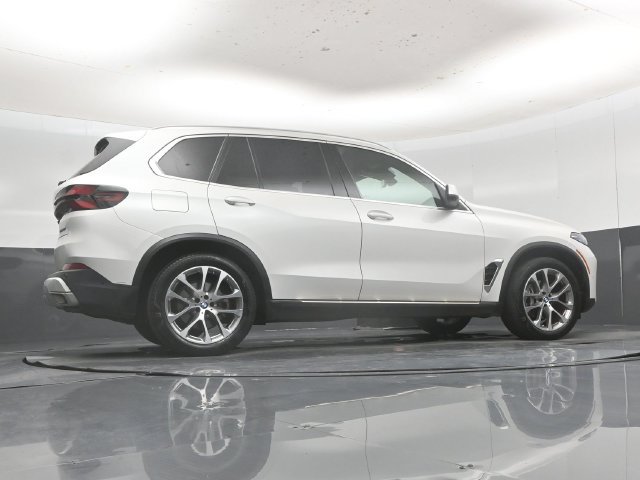 Used 2024 BMW X5 xDrive40i AWD/4WD image 52