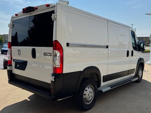 Used 2025 RAM ProMaster 2500 w/ U-Haul Equipment Group FWD image 18