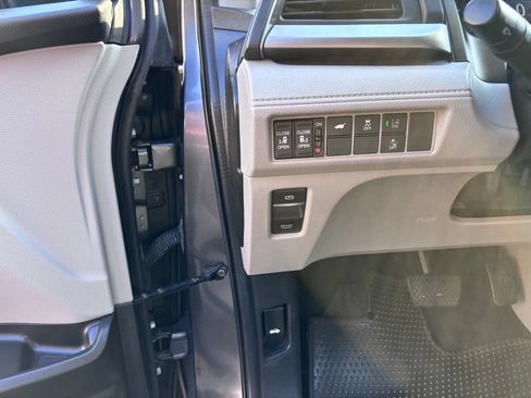 Used 2019 Honda Odyssey EX-L image 14